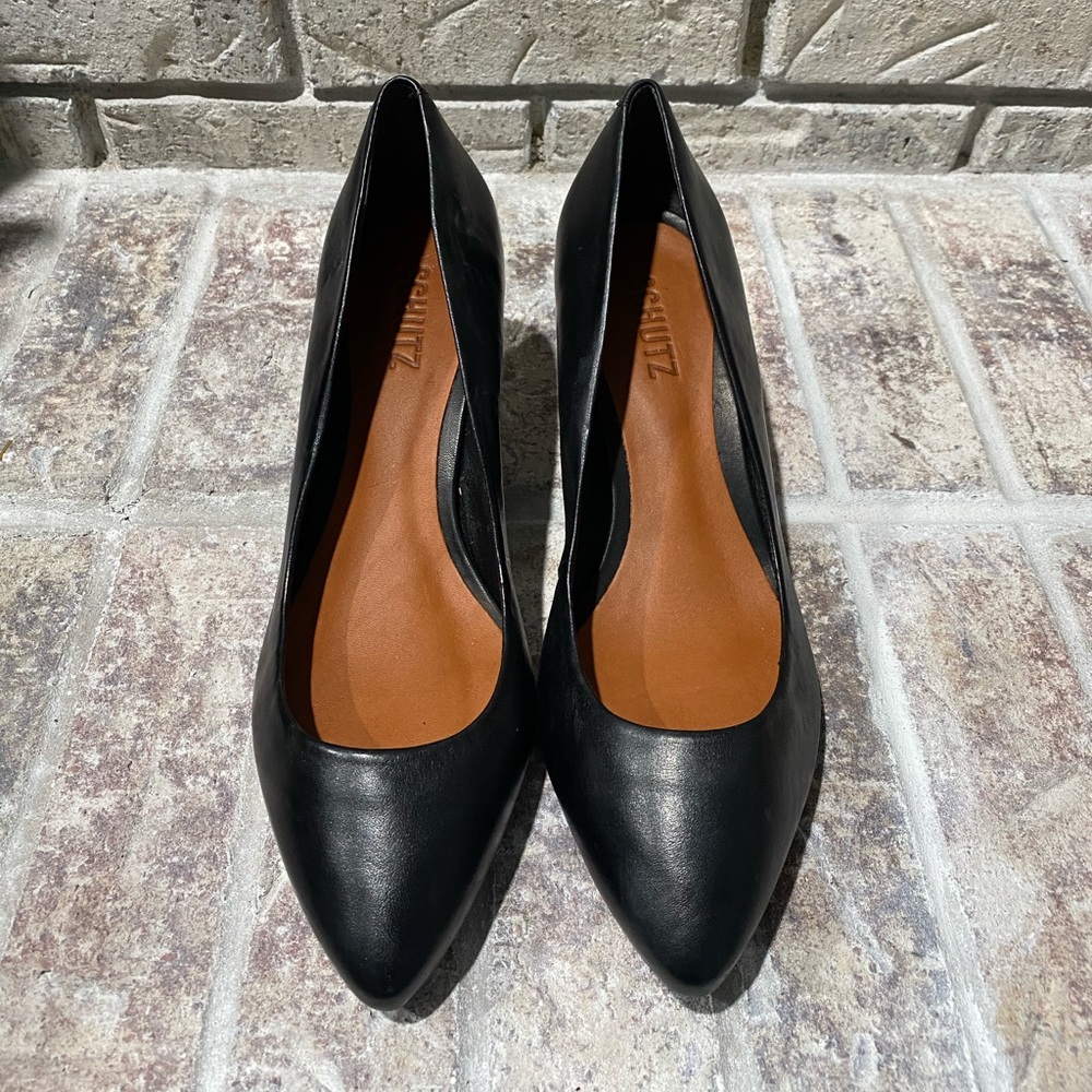 Schutz Black Leather Pump Size 9